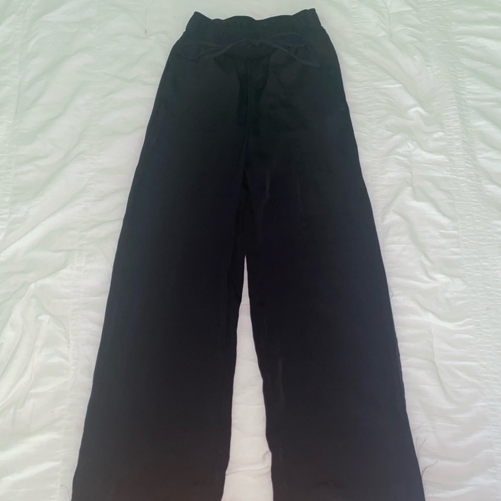 Wide leg, tie waist pants!